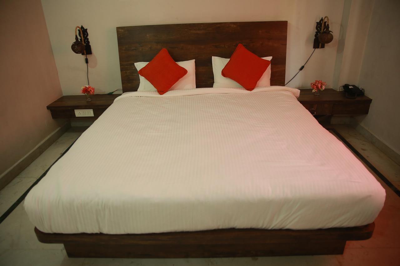 Lokis Forest Inn Hyderabad Exterior photo